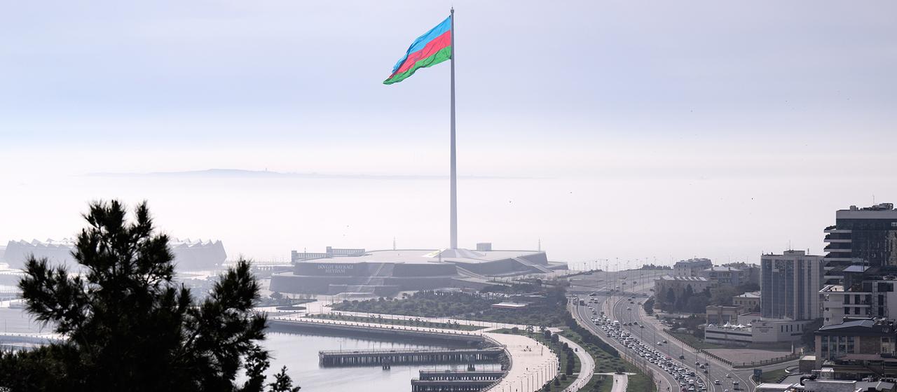 Blick auf die Innenstadt von Baku, Aserbaidschan.