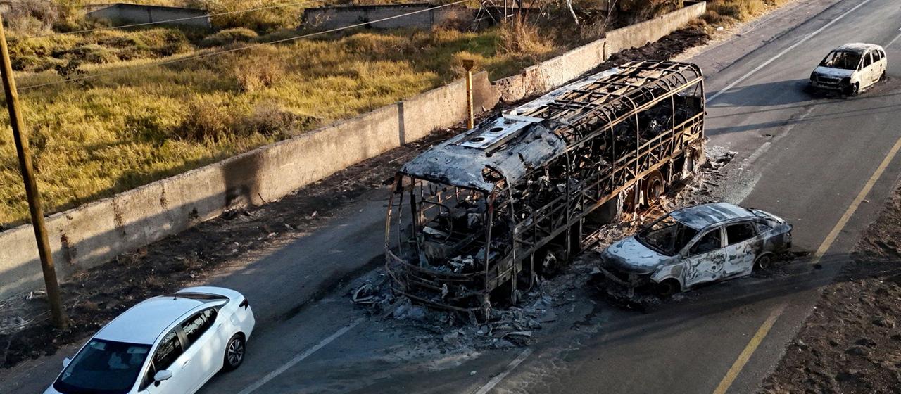 Ausgebrannte Autos in Mexiko
