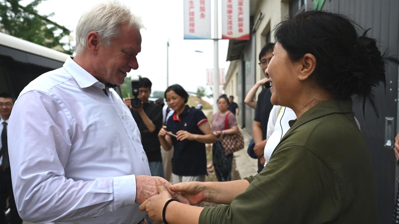 Agrarminister Rainer wirbt in China für deutsches Schweinefleisch