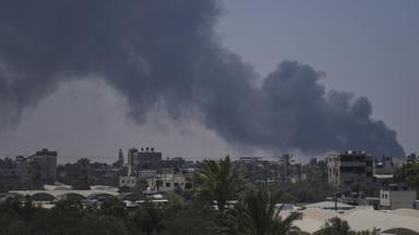 Rauchschwaden nach israelischen Angriffen in Deir al-Balah