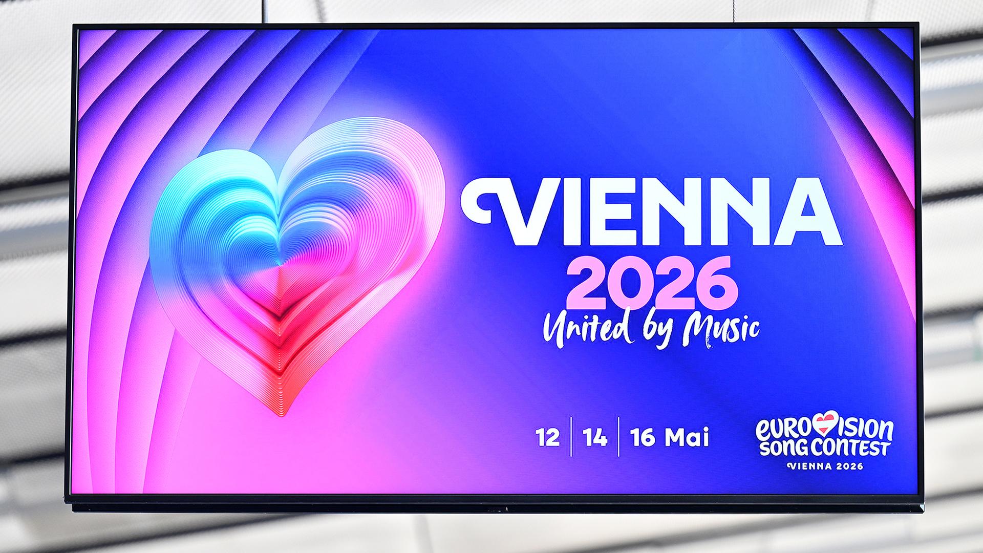 Eine Tafel weist auf den ESC 2026 in Wien hin. | dpa