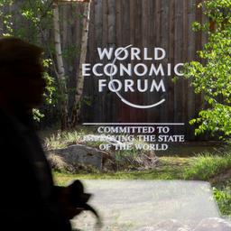 Schriftzug des Weltwirtschaftsforums in Davos