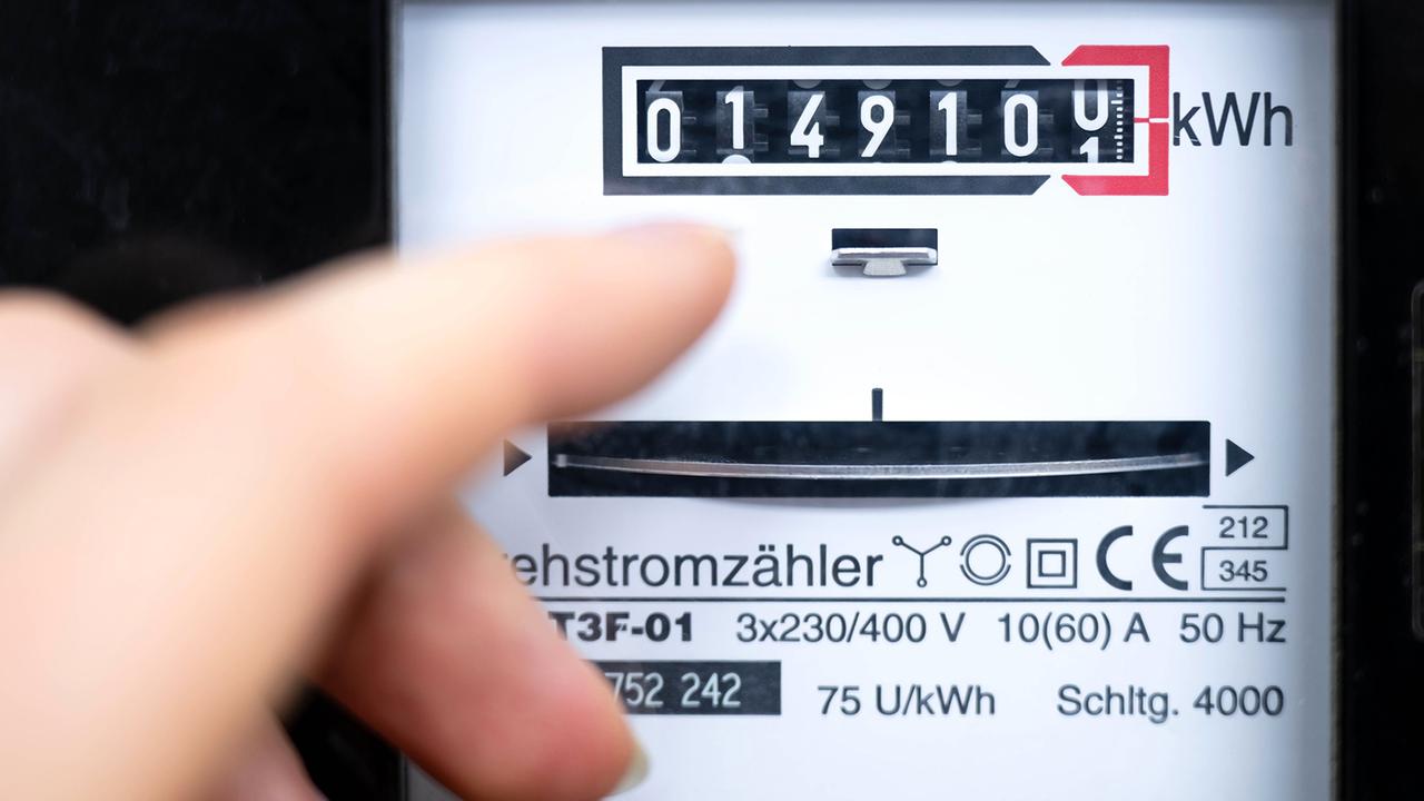 Analyse von Verbraucherschützern: Stromkosten-Entlastung nur gering