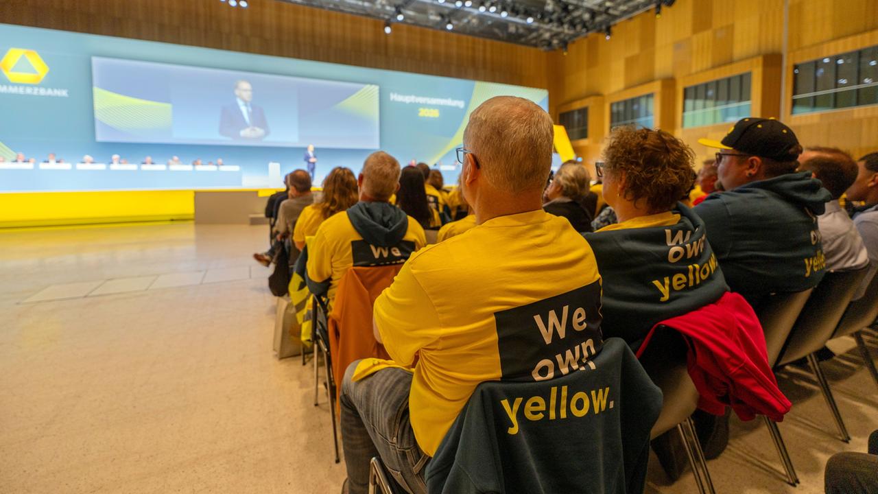 Wie die Commerzbank-Aktionäre zu einer Übernahme durch UniCredit stehen