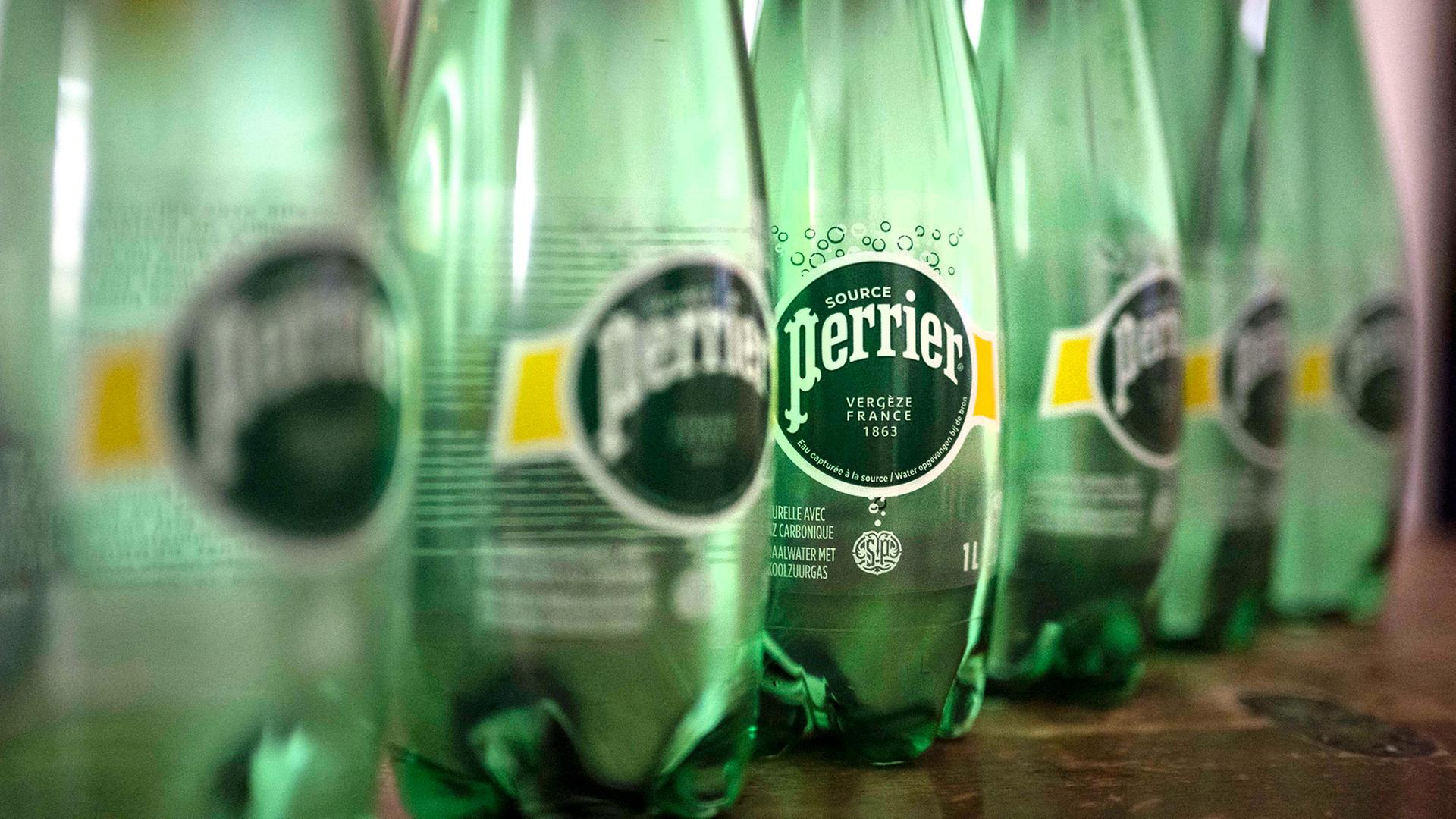 Perrier-Mineralwasserflaschen | picture alliance / abaca
