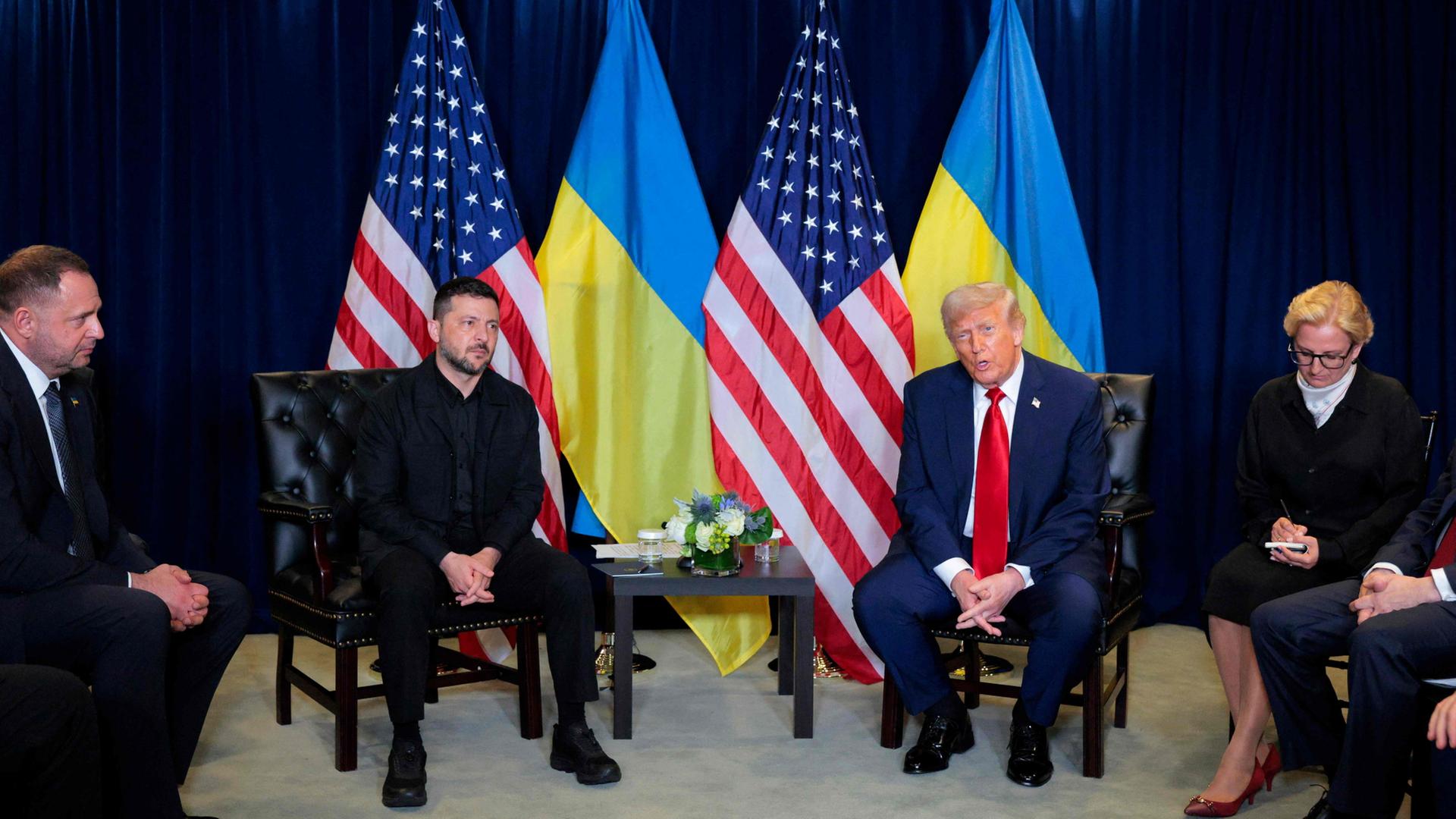 US-Präsident Trump und Ukraines Präsident Selenskyj | Getty Images via AFP