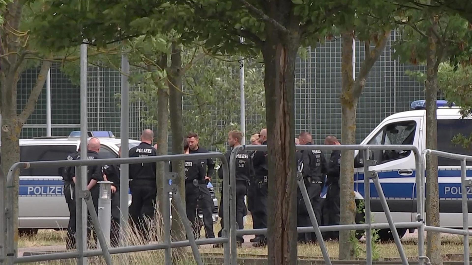 Großaufgebot der Polizei bei AfD-Bundesparteitag in Erfurt