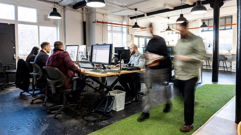 Mitarbeiter in einem Büro.