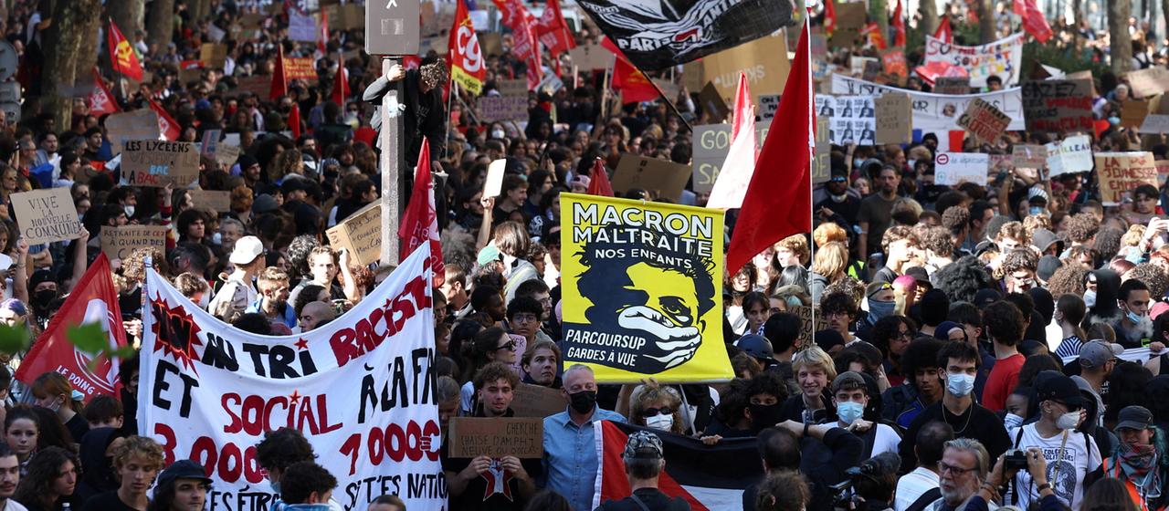 Demonstrierende Schüler in Paris, Frankreich