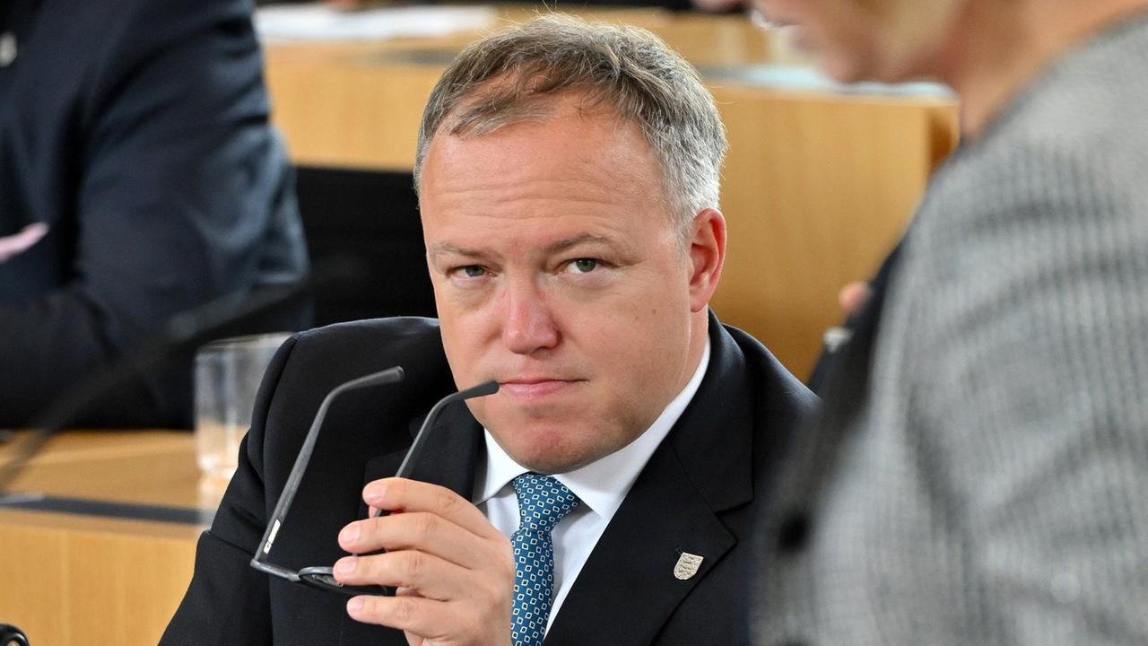 Thüringens Ministerpräsident Voigt soll Doktortitel verlieren