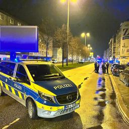 Polizeiauto auf Bundesstraße