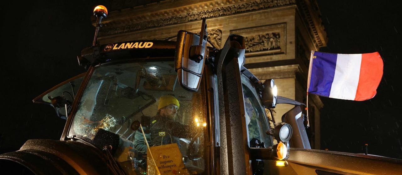 Französische Bauern protestieren in Paris gegen das Mercosur-Abkommen. 