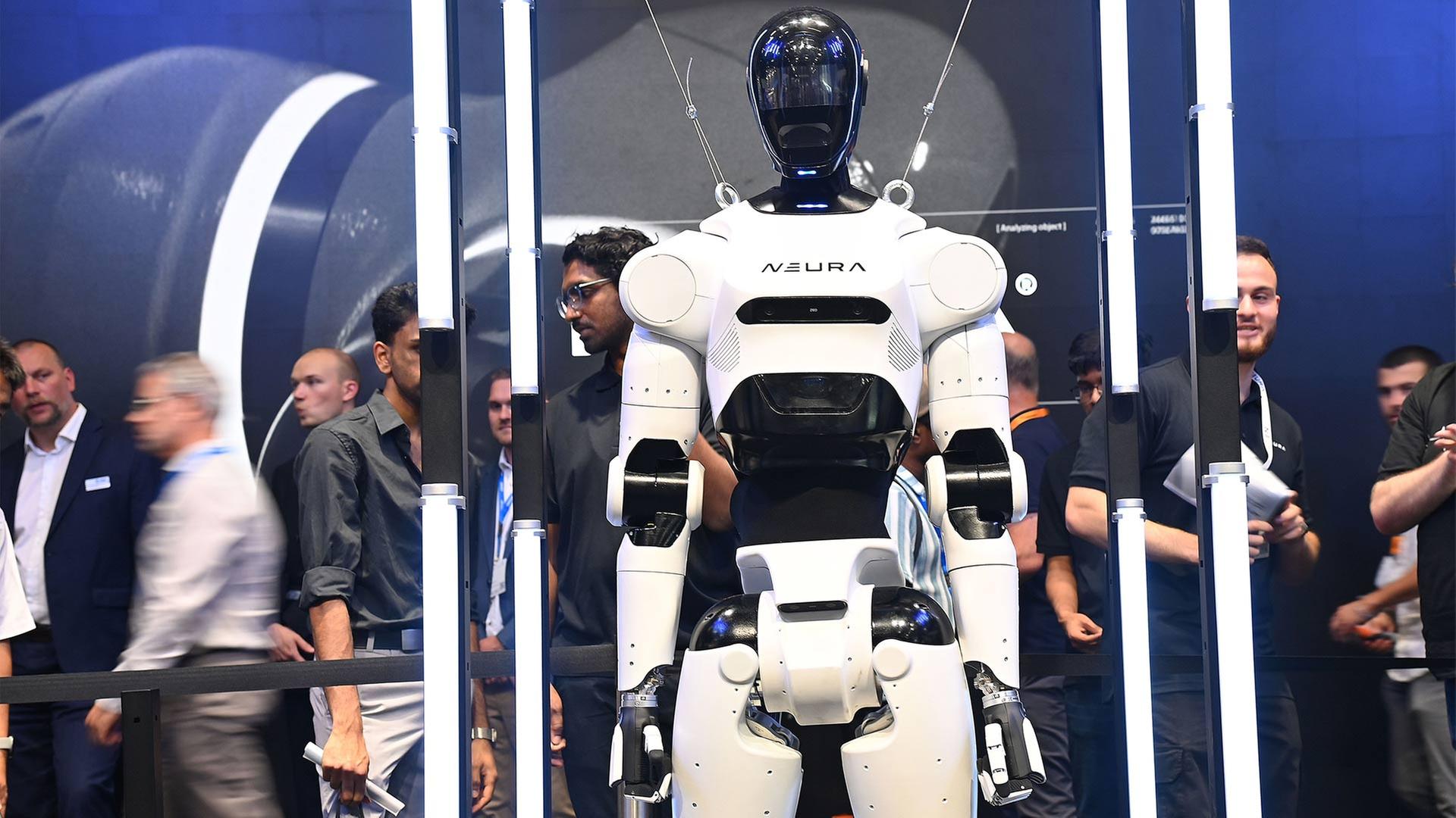 Ein humanoider Roboter von NEURA wird ausgestellt auf der Automatica - Leitmesse für intelligente Automation und Robotik | picture alliance / SvenSimon