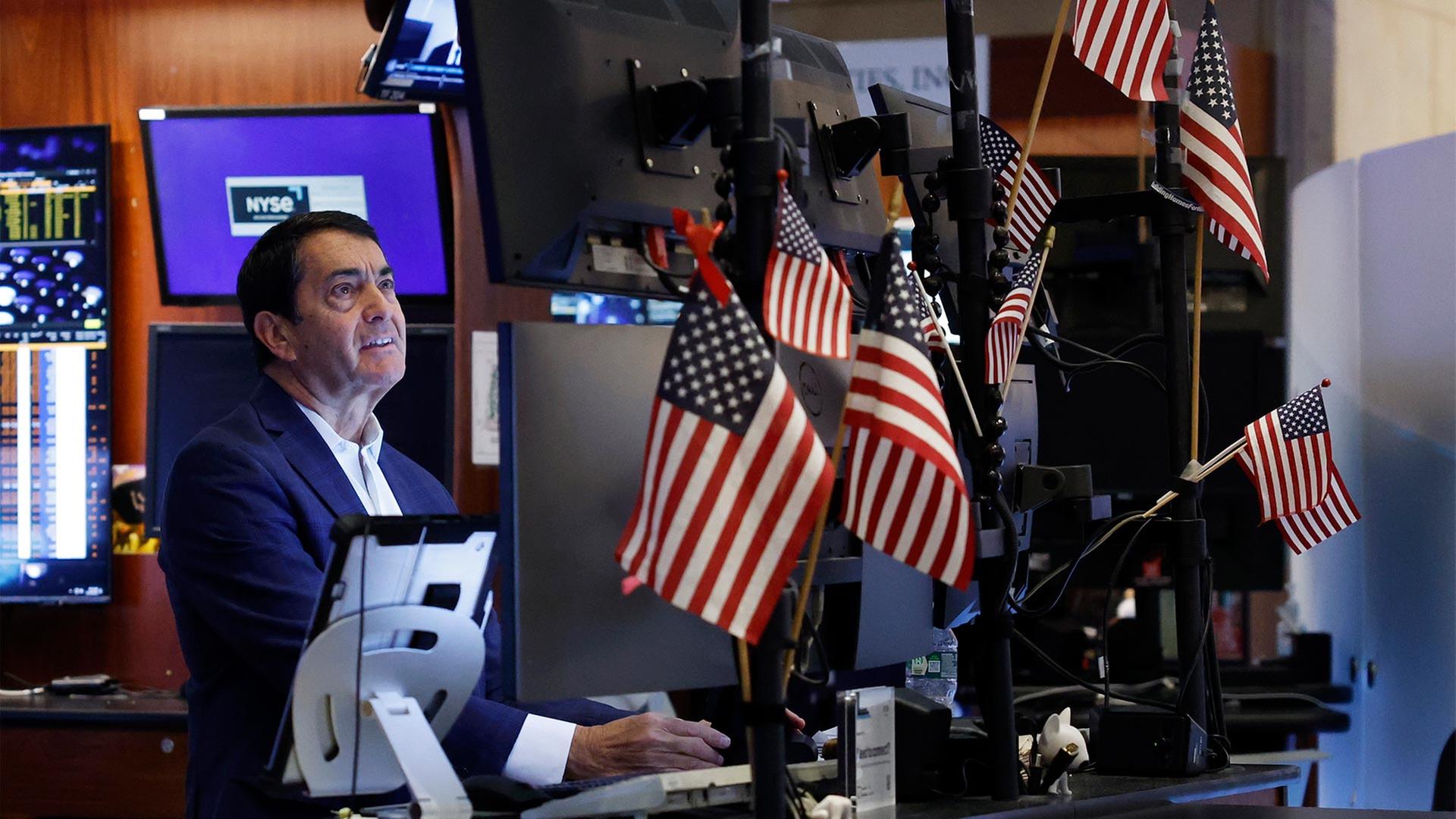 Händler an der New York Stock Exchange. | picture alliance / newscom