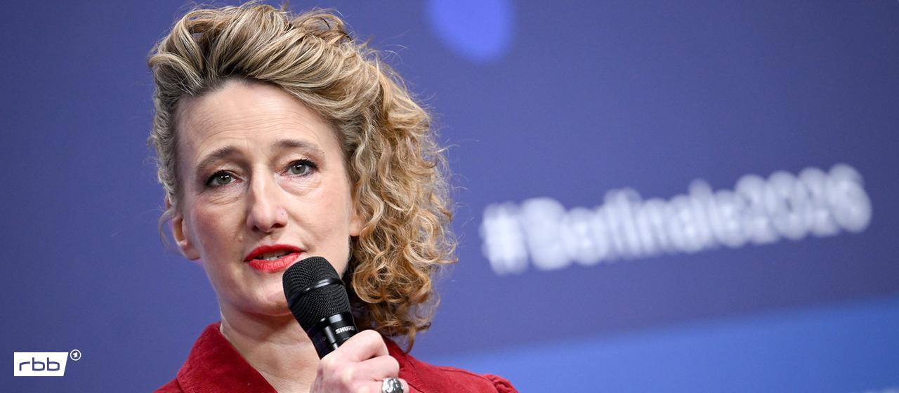 The director of the Berlinale, Tricia Tuttle, speaks at the award ceremony of the independent juries as part of the Berlinale on February 21, 2026. (Source: picture alliance/dpa/Britta Pedersen)