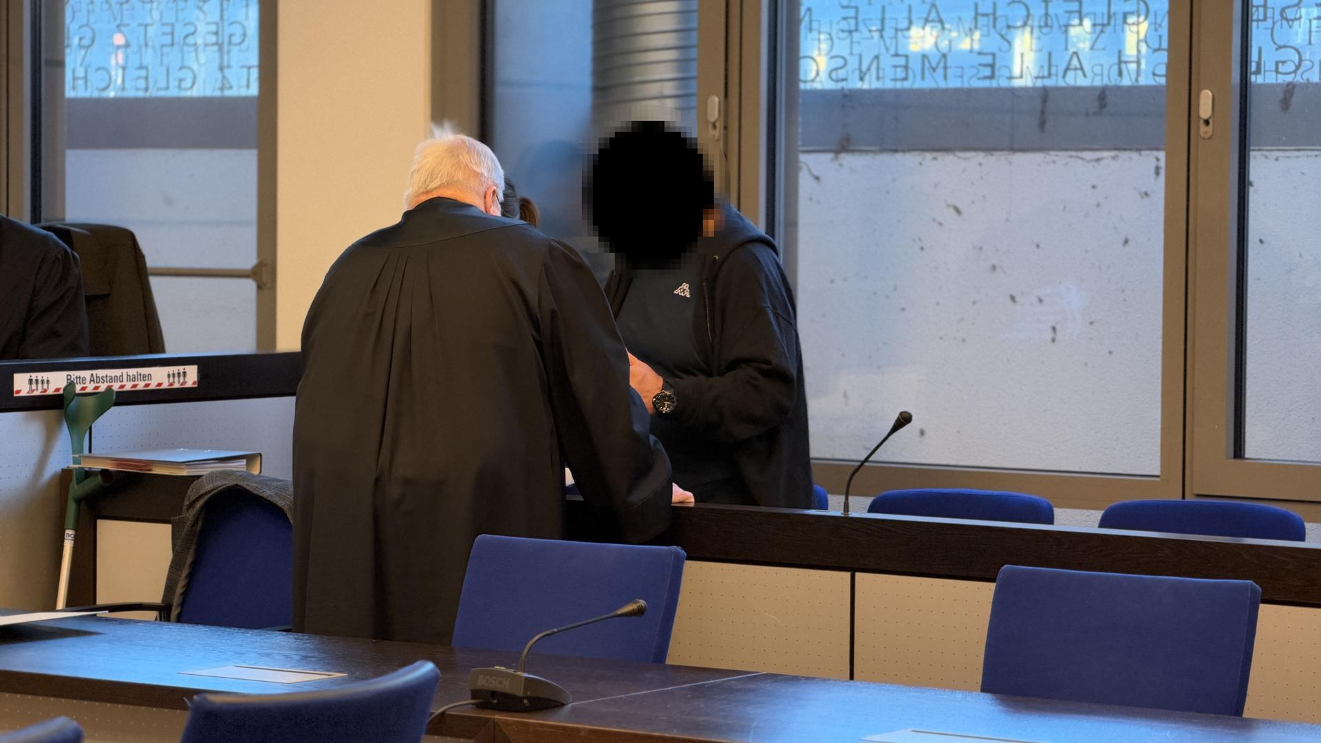 Remscheider Waffenprozess: Illegaler Waffensammler zu Haftstrafe verurteilt