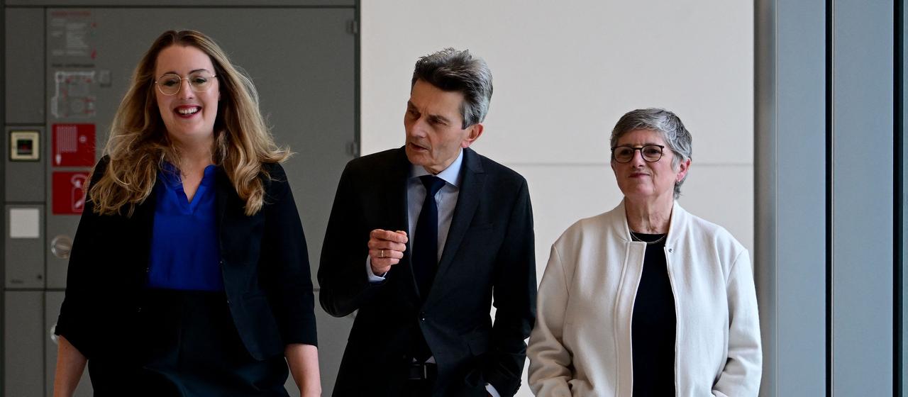 Katharina Dröge, Rolf Mützenich und Britta Hasselmann 