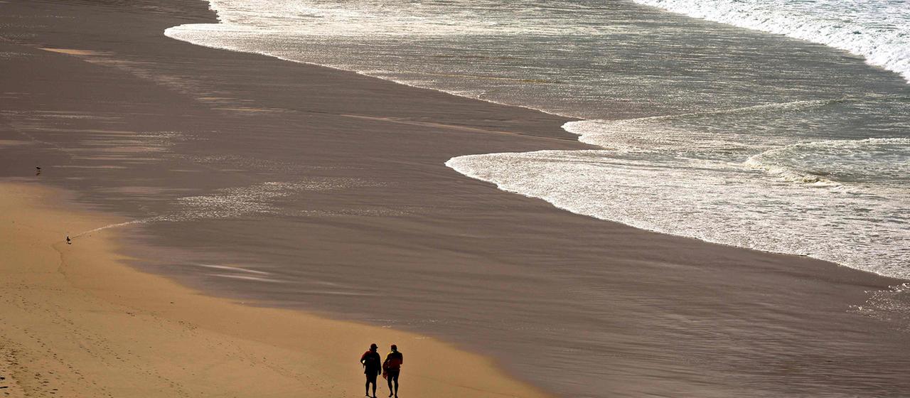 Fast menschenleerer Bondi Beach in Sydney, Australien
