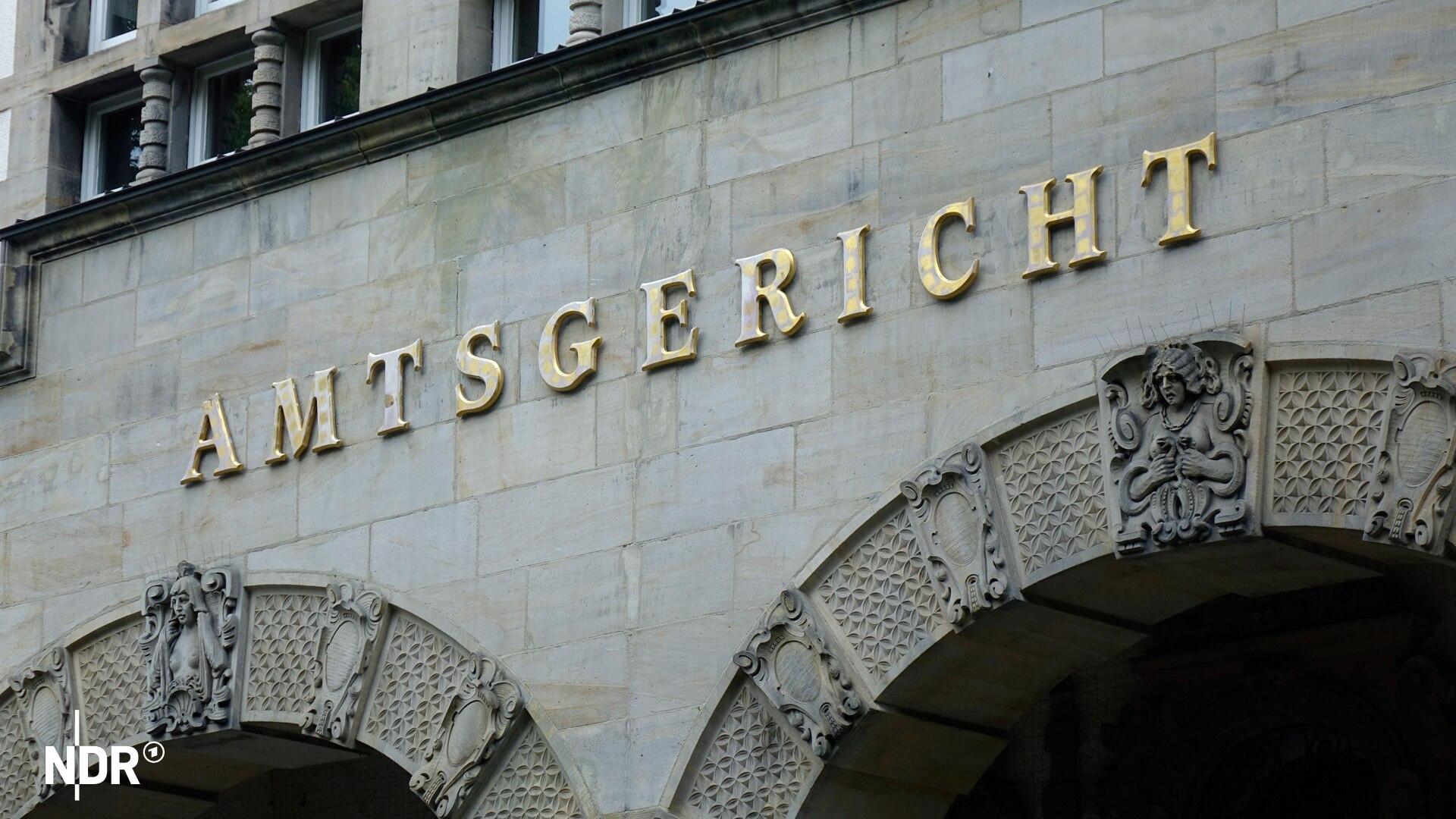 Das Amtsgericht von Hamburg-Altona in der Außenansicht. | picture alliance / ZB | Sascha Steinach Das Amtsgericht von Hamburg-Altona in der Außenansicht.