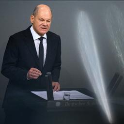 Olaf Scholz am Rednerpult im Bundestag