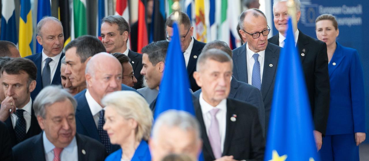 Vertreter der EU und die Staats- und Regierungschefs beim EU-Gipfel