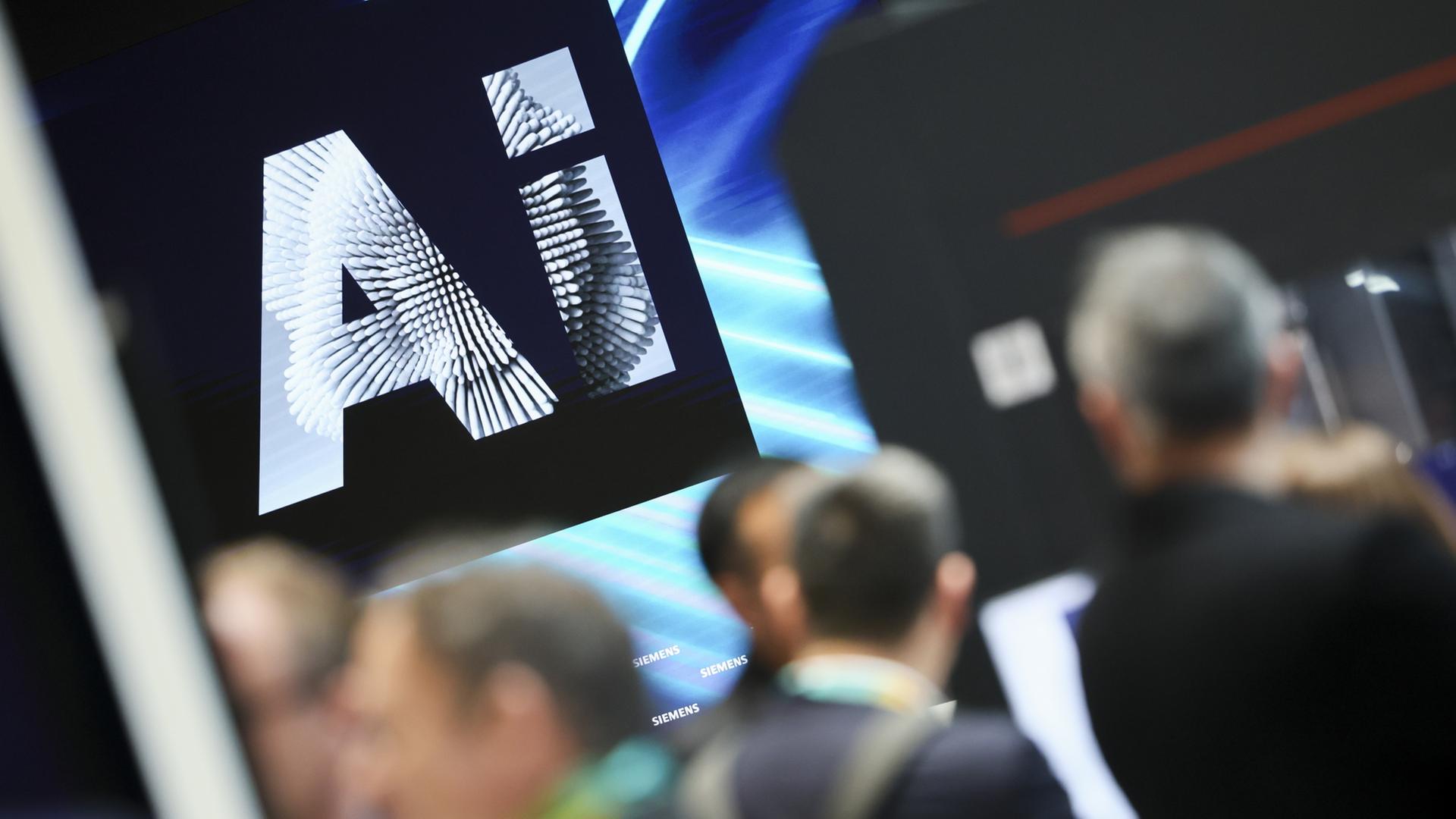 Besucher auf der Messe Hannover | EPA