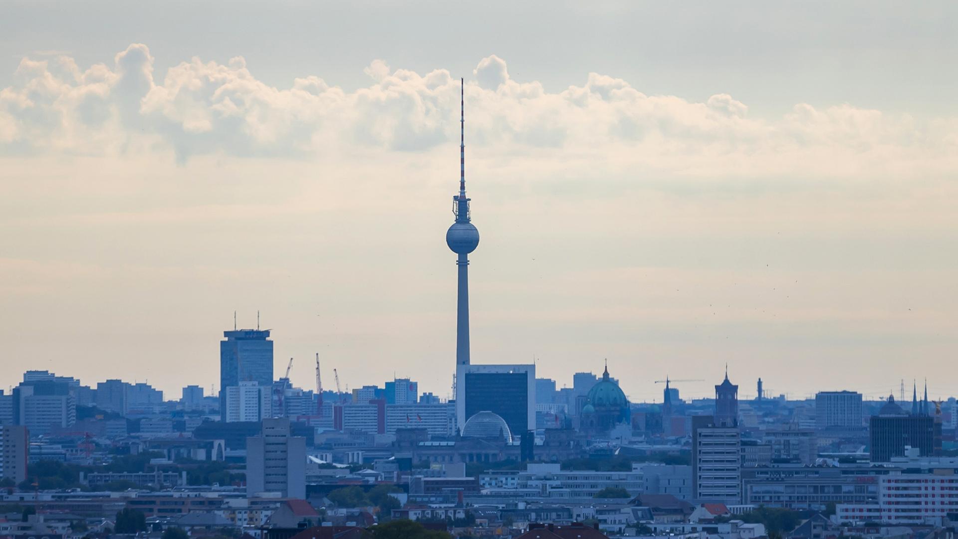 60 Jahre Fernsehturm - vom DDR-Machtsymbol zum Wahrzeichen Berlins