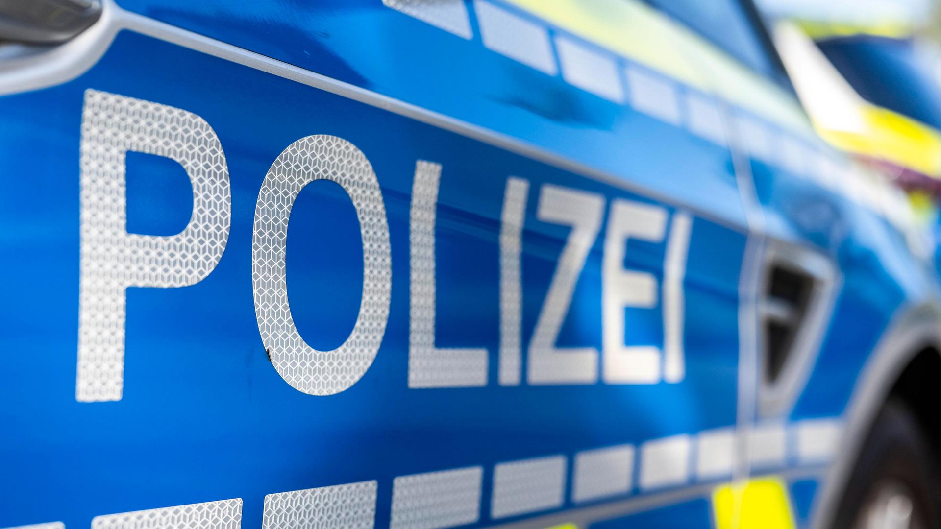 Polizisten stoppen Raser auf A40 und A57