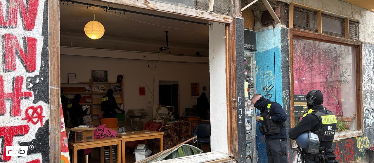 Durchsuchungen der Berliner Polizei finden am 24.03.2026 wegen Anschlag auf Stromnetz in der Schererstraße in Berlin-Wedding statt. (Quelle: rbb/Bruno Dietel)