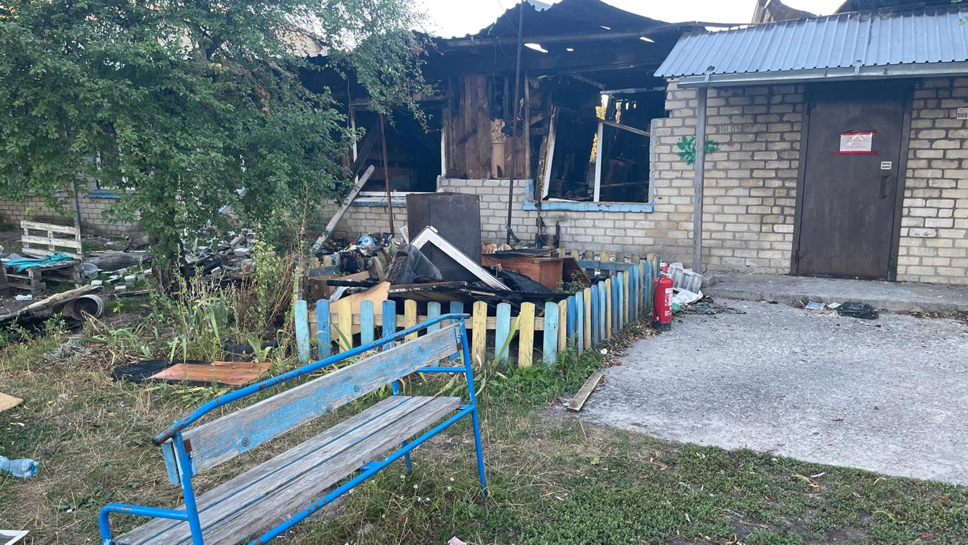 Ein zerstörtes Wohnhaus in Welyka Oleksandriwka, Ukraine. | Peter Sawicki