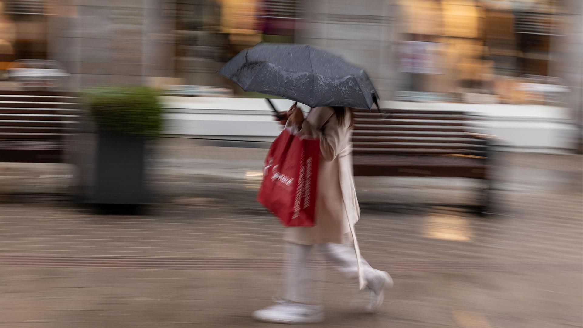 Konsumklima verbessert sich leicht