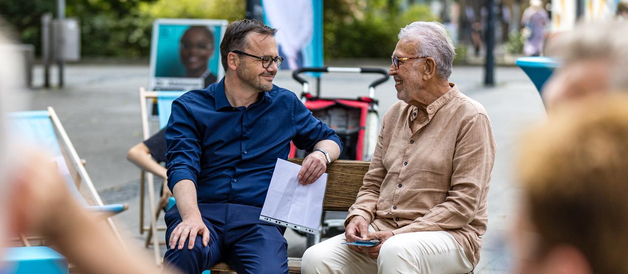 Redmann Brandenburger CDU-Kandidat Redmann: Wahlkampf auf der Holzbank ...