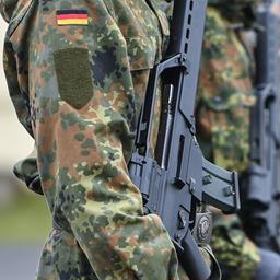 Soldaten der Bundeswehr beim Appell.