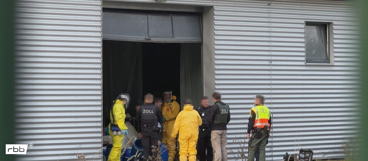  Havelland Labor in Nauen mit offenbar hunderten Kilo Drogen hochgenommen. (Quelle: NonstopNews)