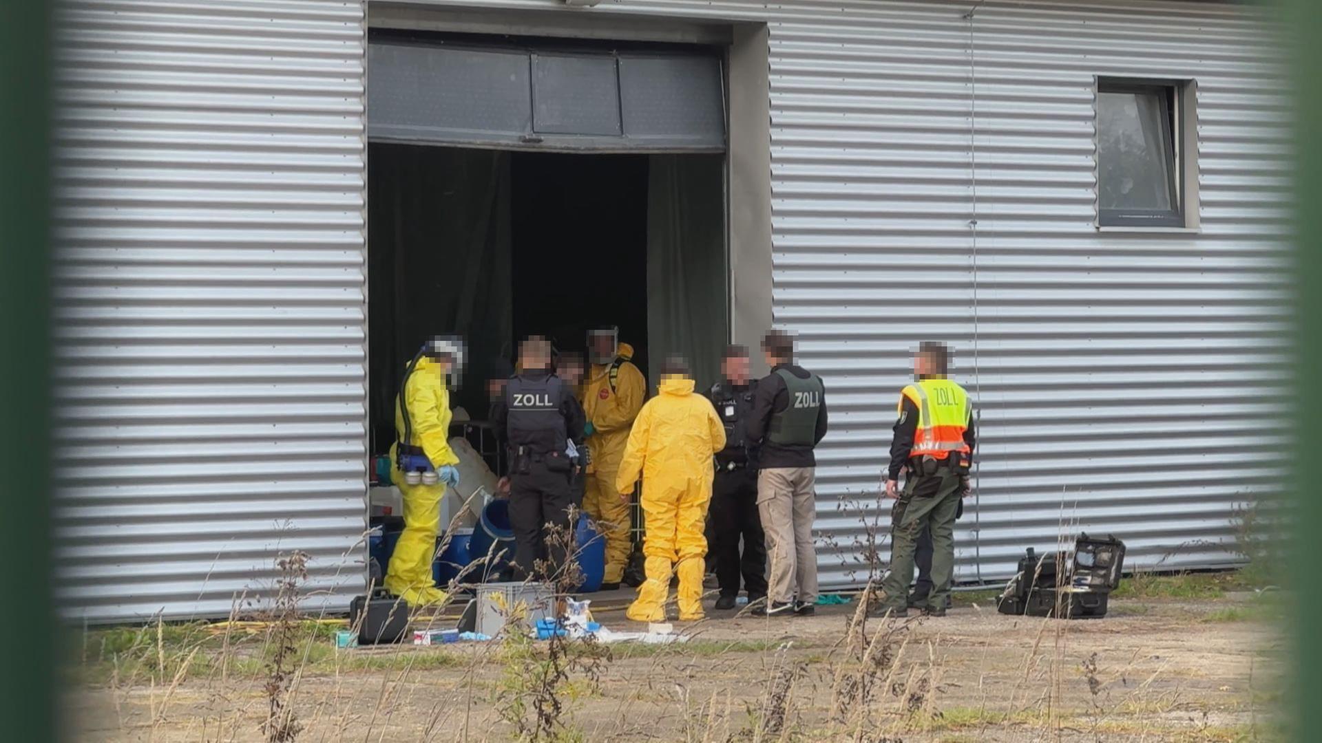 Havelland Labor in Nauen mit offenbar hunderten Kilo Drogen hochgenommen. (Quelle: NonstopNews) | NonstopNews