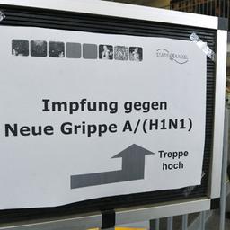 Hinweisschild zur Impfung gegen Schweinegrippe im Gesundheitsamt Kassel