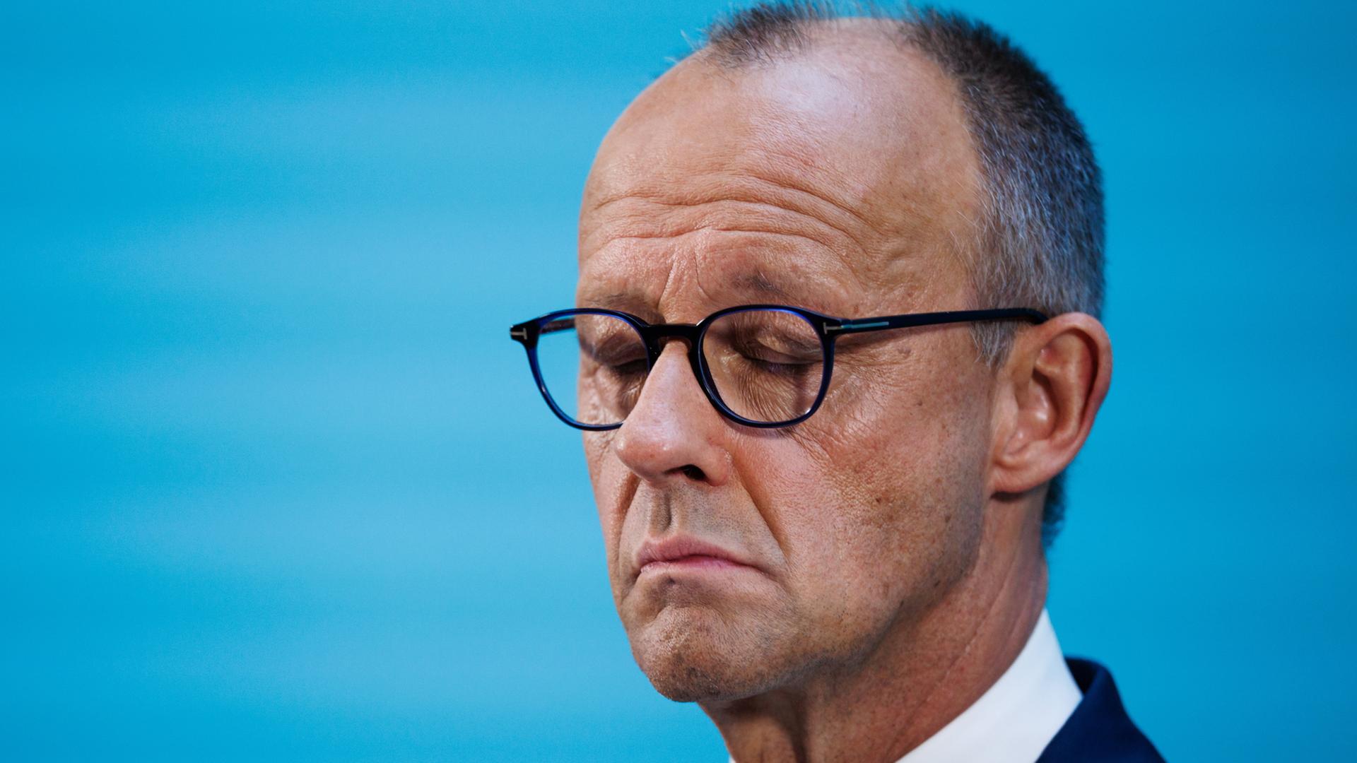 Friedrich Merz mit geschlossenen Augen | EPA