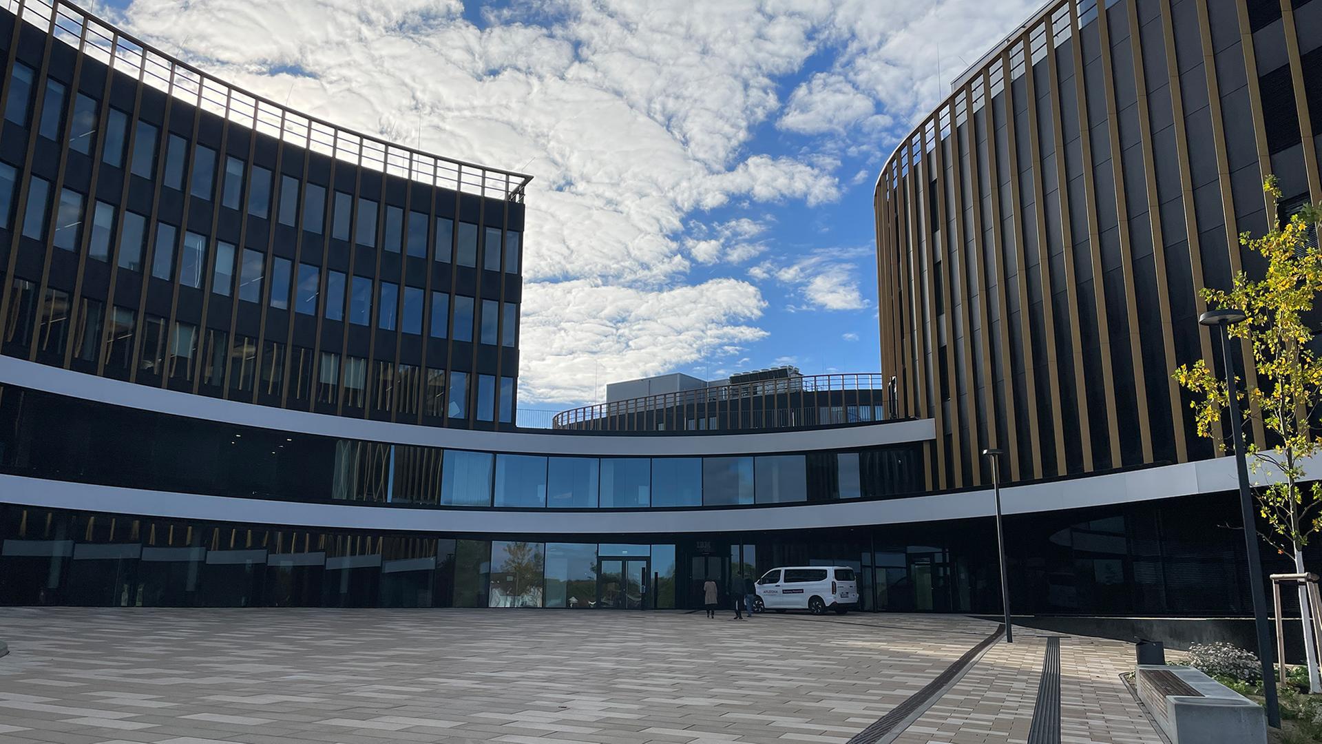 Der Tech-Campus des IBM-Konzerns in Ehningen, Baden-WÃ¼rttemberg | SWR