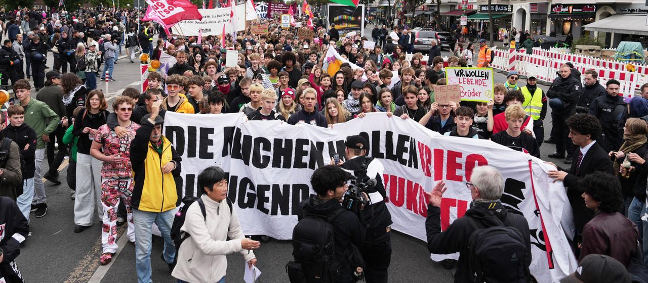 Schulstreik gegen die Wiedereinführung einer Wehrpflicht