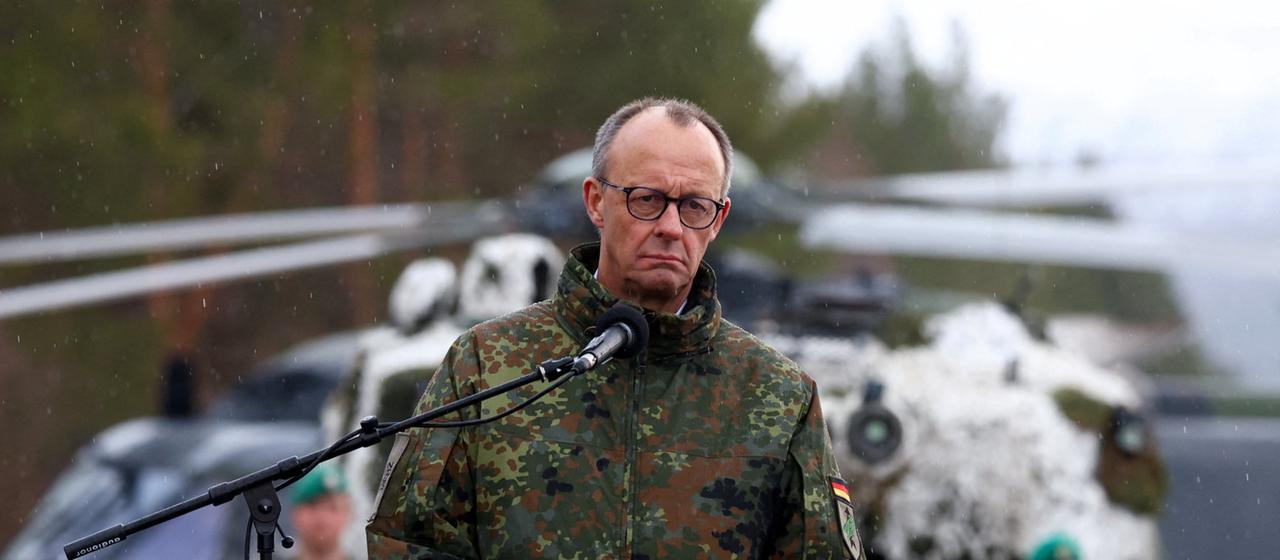Friedrich Merz spricht während einer Pressekonferenz einer NATO-Übung