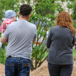 Flüchtlingsfamilie in der Erstaufnahmeeinrichtung für Asylbewerber in Bamberg (Archivbild)