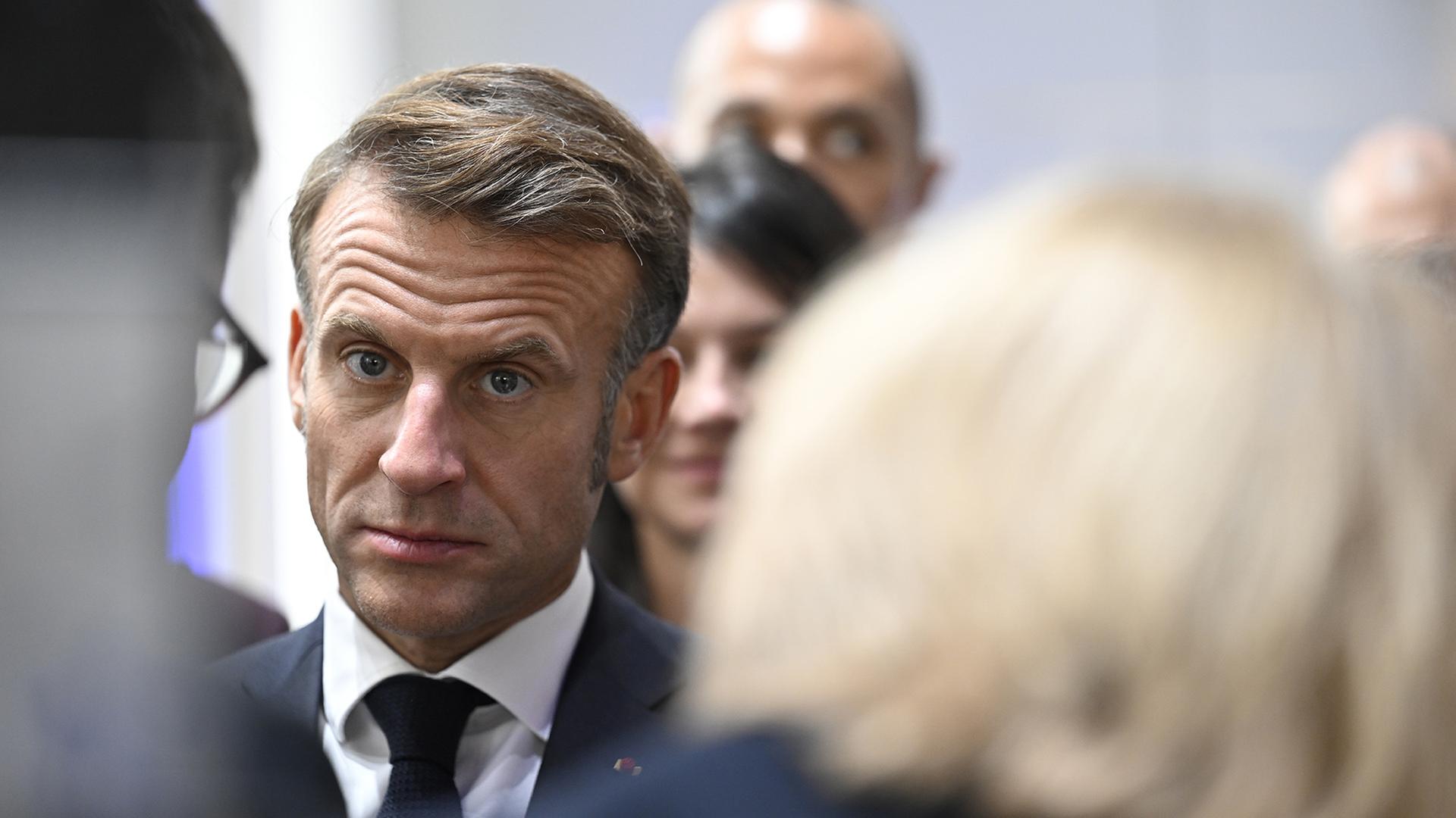 Regierungskrise in Frankreich: Ex-Premiers distanzieren sich von Macron