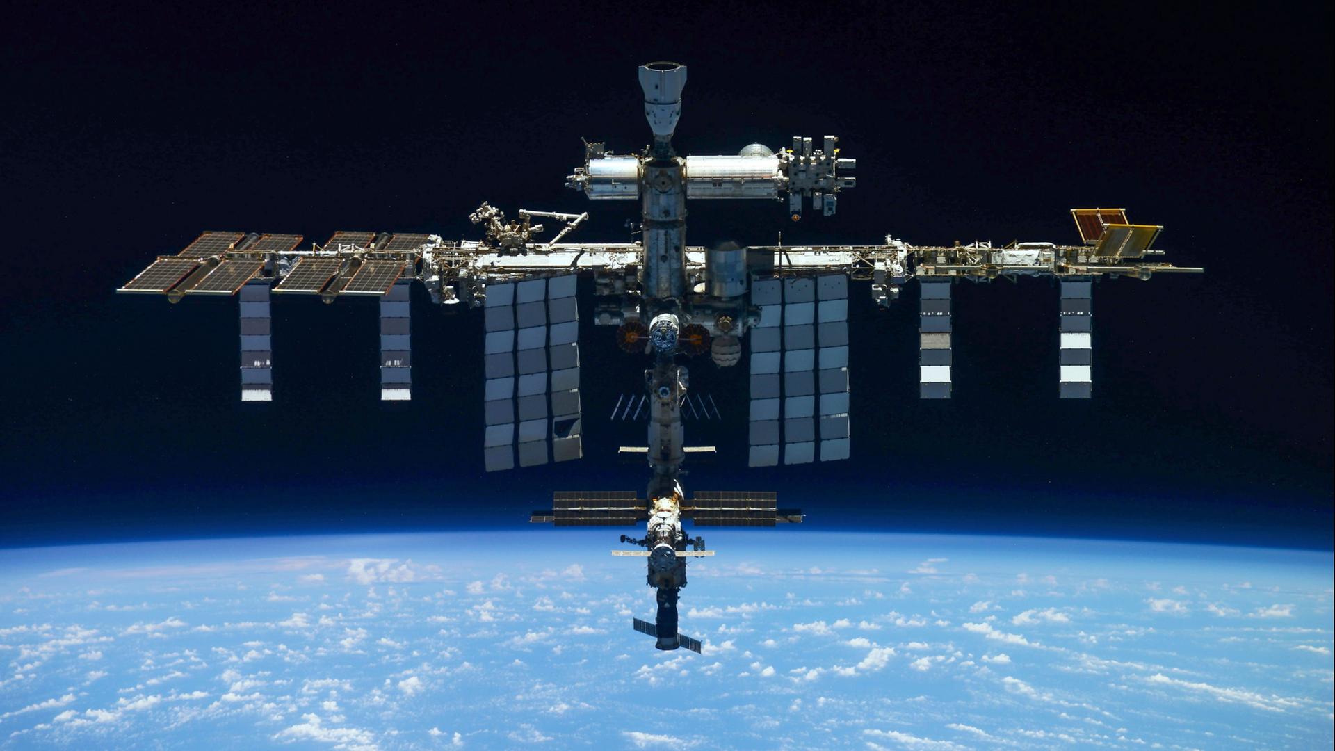 ISS-Besatzung muss vorübergehend Schutz suchen