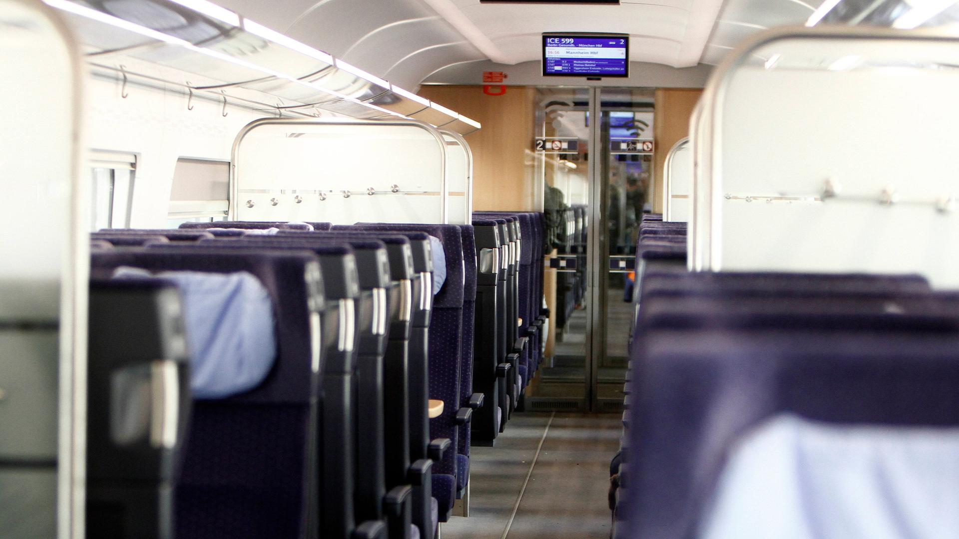 ICE von Frankfurt nach Mannheim: Schwarzfahrer schlägt zweijähriges Kind