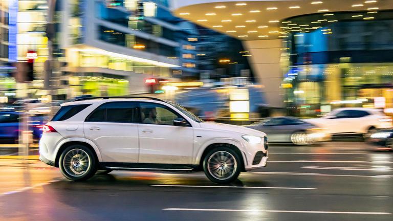 SUV in der Stuttgarter Innenstadt.