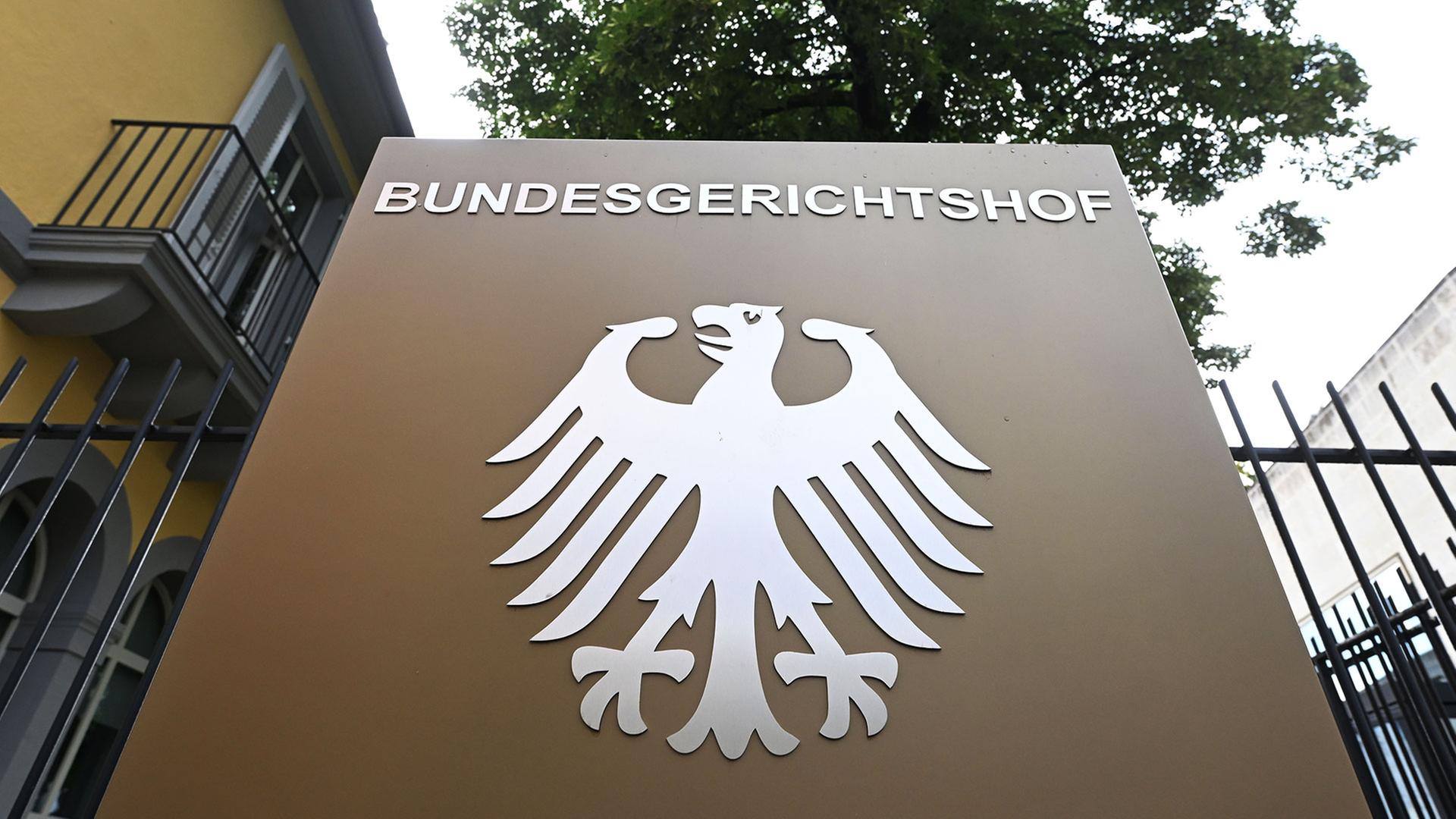 Hinweisschild mit Bundesadler und dem Schriftzug 