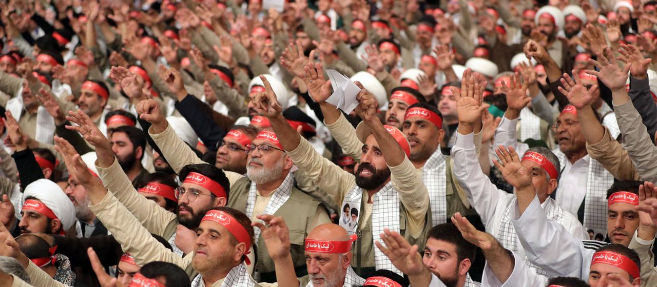 Iranische Mitglieder der freiwilligen islamischen Miliz Basij in Teheran, Iran. (Archivbild: 25.11.2024)