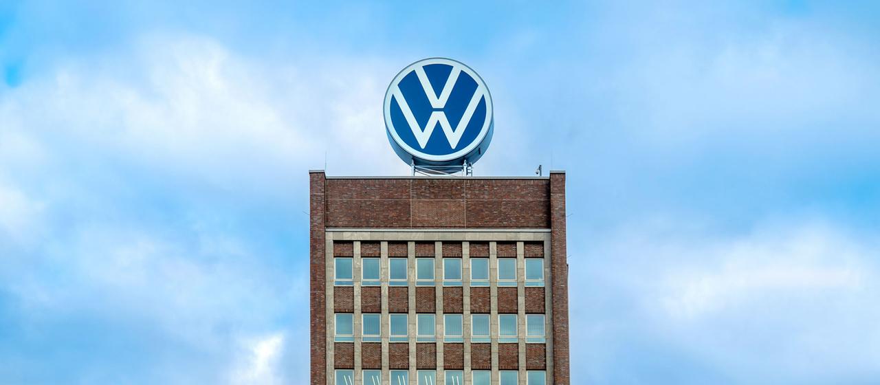 Markenhochhaus des Volkswagenwerks Wolfsburg.