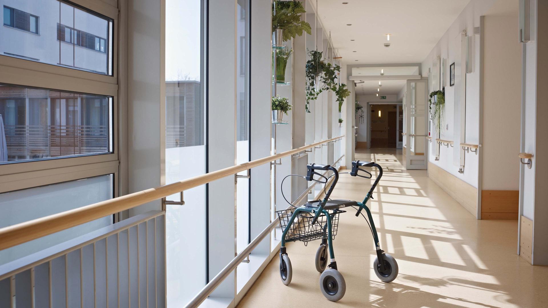 Teure Heimplätze: Wie kann ein Pflegeheim dennoch insolvent werden?