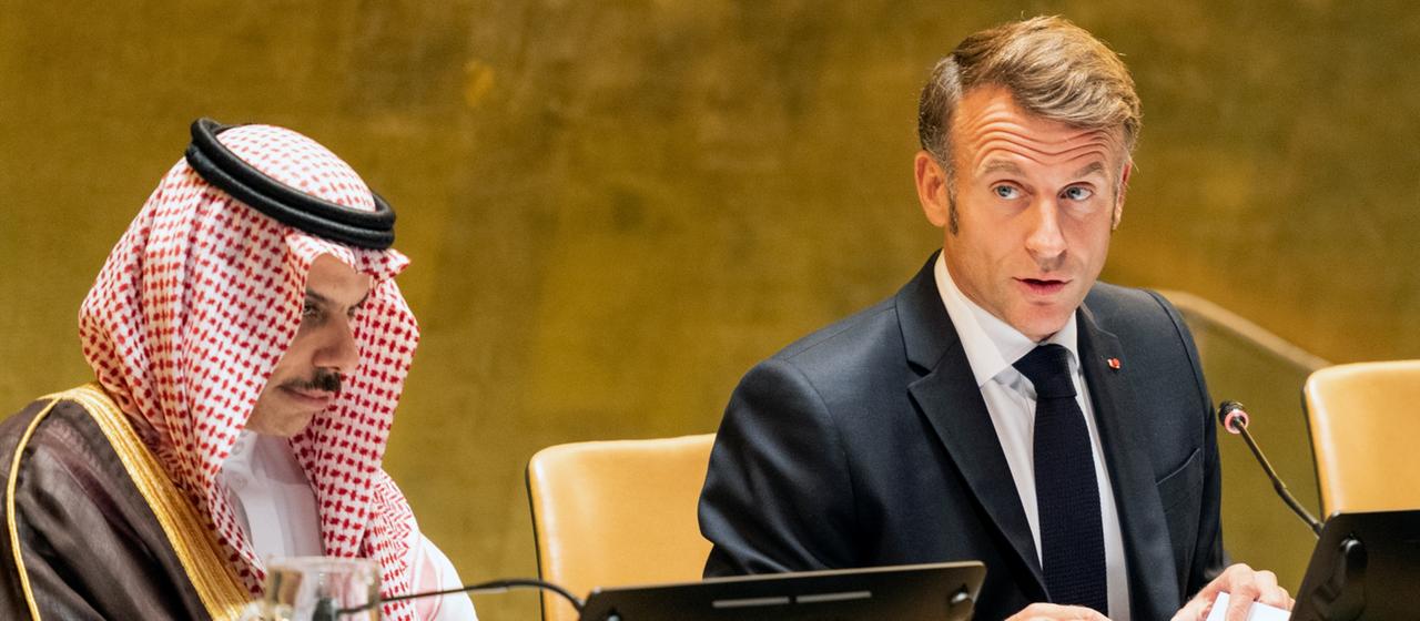 Faisal bin Farhan Al-Saud und Emmanuel Macron bei der Generaldebatte der Vereinten Nationen in New York